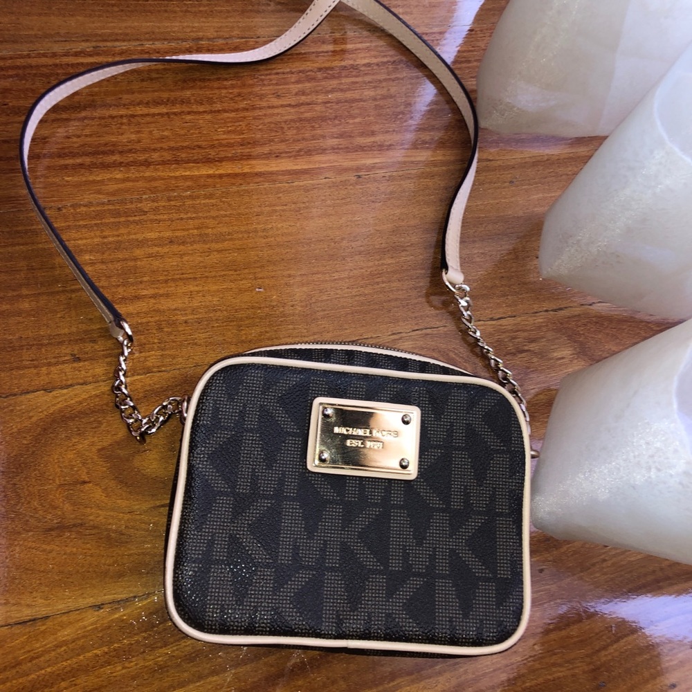 SOLD‼️Michael Kors Cross Body Bag